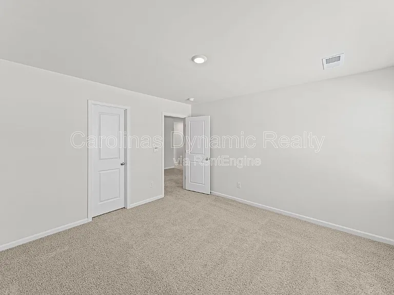 204 Calvin Creek Dr — Photo 33
