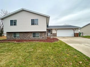 1907 Council Ridge Rd, Brookings, SD 57006