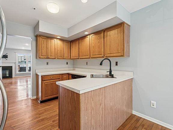 5th image of 1422 Stirling Ct