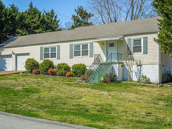 3rd image of 4003 Woodmont Dr