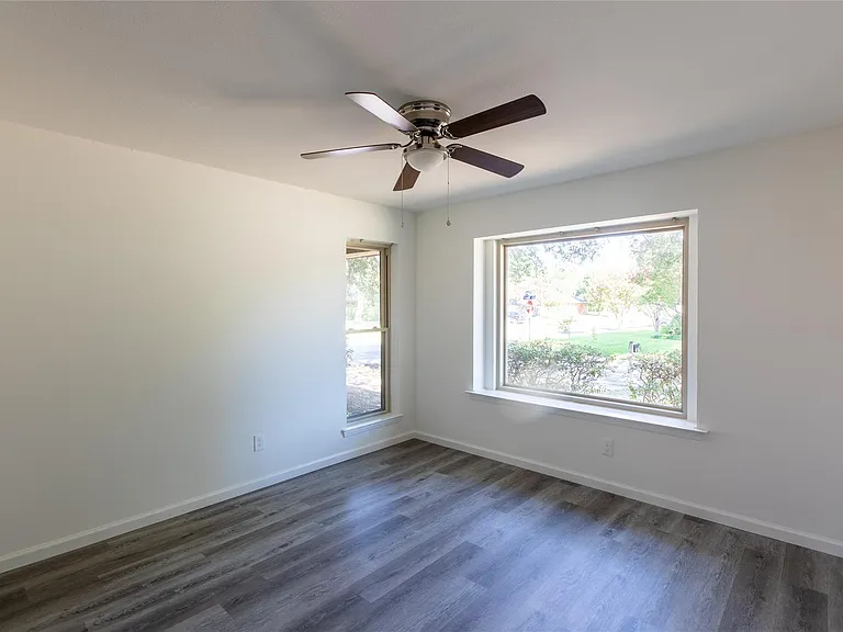 918 Tulane Dr — Photo 8