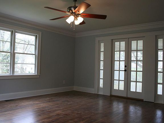 Huge Family Room - French doors lead to screened porch