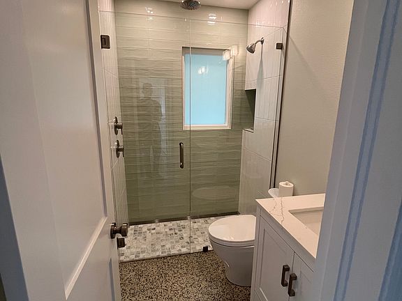 4th image of 5919 Hollywood Blvd Unit B