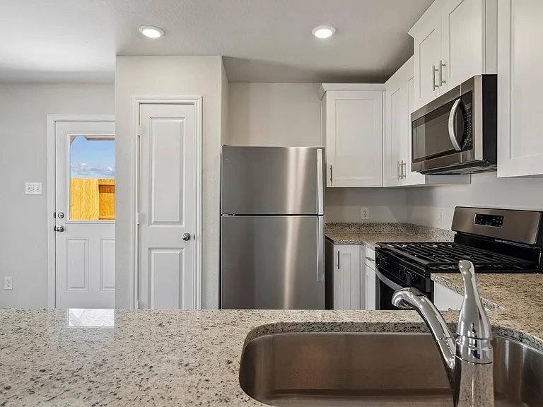 10430 Red Cardinal Dr — Photo 11