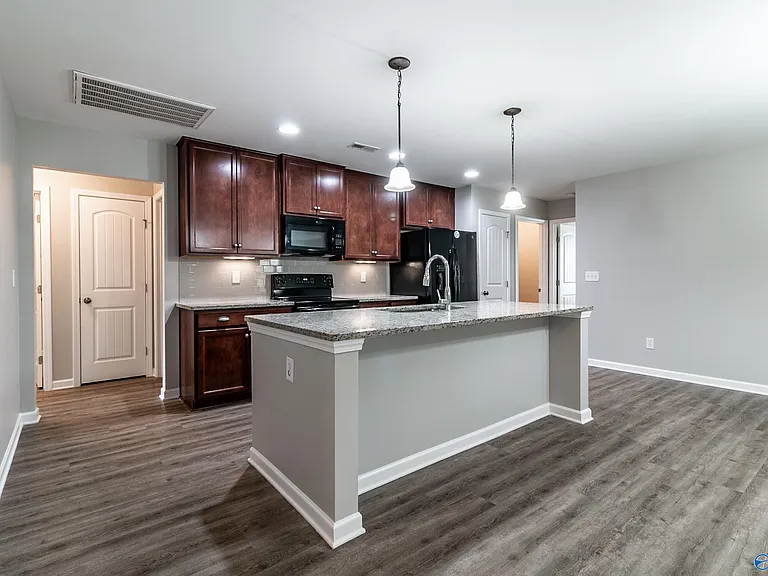 312 Fenrose Dr — Photo 8
