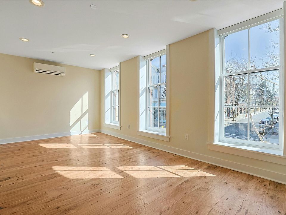 Living Room: Light bathes your living areas.