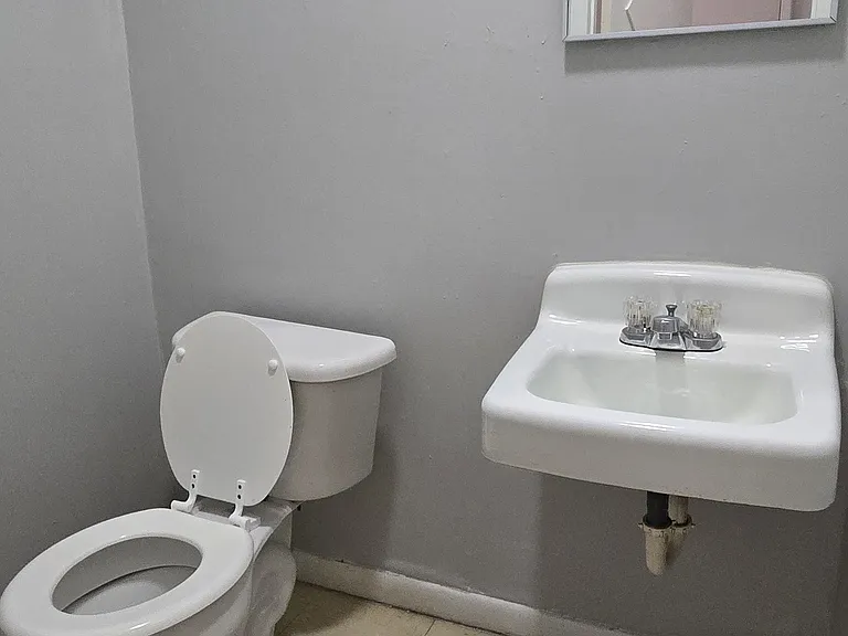 306 Park Ave W #10B — Photo 1