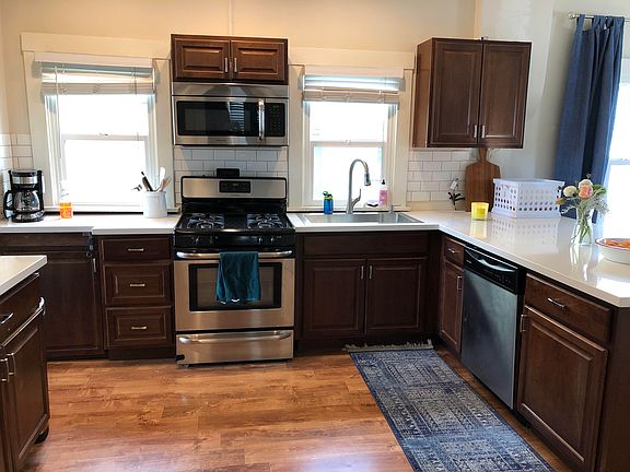 3rd image of 761 E Roosevelt Ave