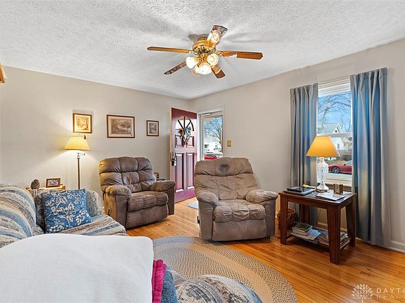 3rd image of 4114 Elliot Ave