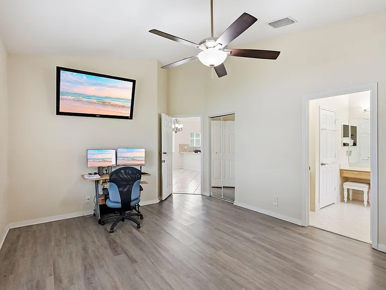 1343 SW 44th Ter — Photo 14