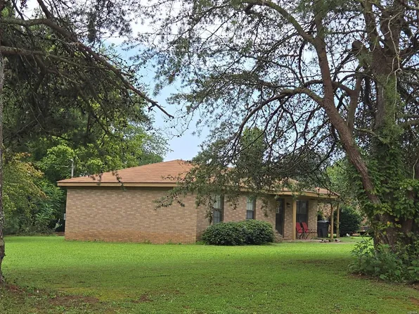 15 N Forest Dr, Killen, AL 35645