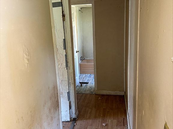 5th image of 129 J Lynn Ln