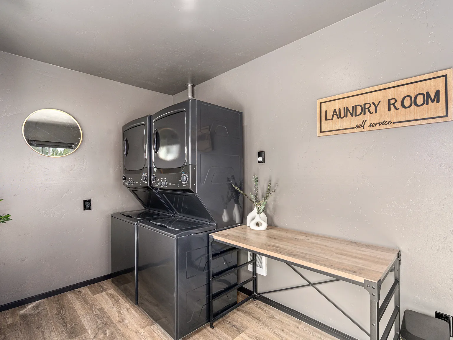 Lake CDA Apartments - 4 — Photo 4
