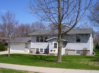 20884 Jacquard Ave, Lakeville, MN 55044