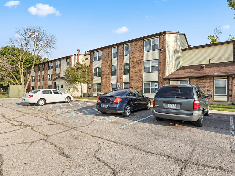 Liberty/Tambo Apartments — Photo 29