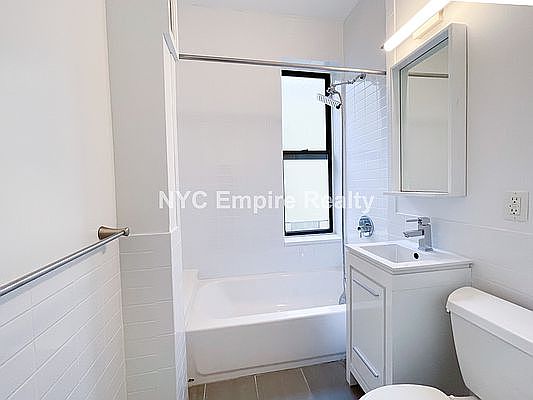 5th image of 17 W 125th St APT 5L