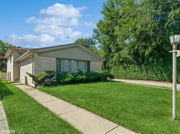 3719 W North Shore Ave, Lincolnwood, IL 60712