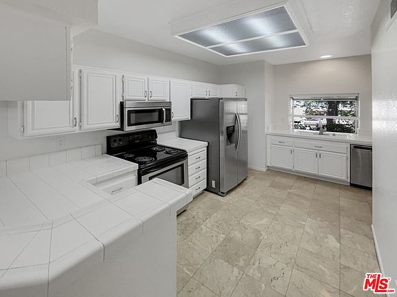 2nd image of 685 Parkside Ct Unit 107