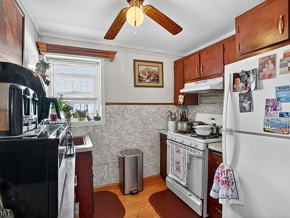 3rd image of 79 E Jersey St