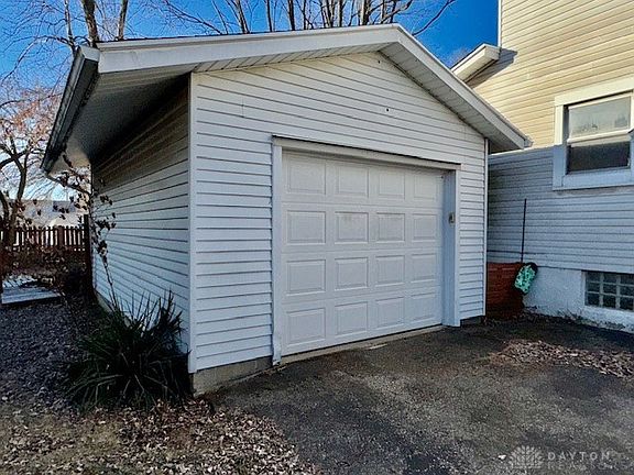 4th image of 3032 Marimont Dr