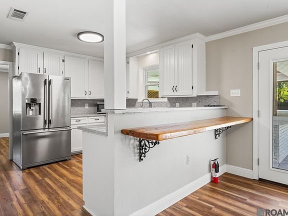 5th image of 944 Magnolia Wood Ave