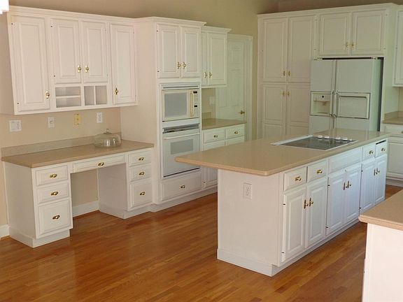 4th image of 7600 Overlook Hills Ln