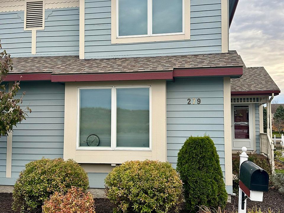 2nd image of 279 Lakeshore Dr