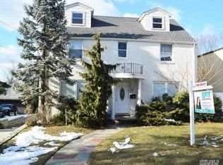 18419 Aberdeen Rd, Jamaica, NY 11432