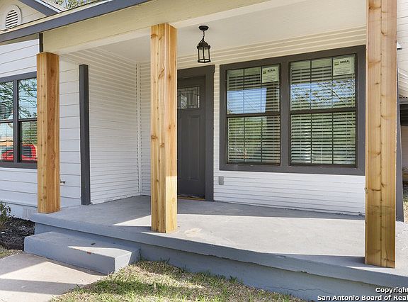4th image of 3228 W Ashby Pl
