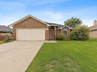 117 Palm St, Crowley, TX 76036
