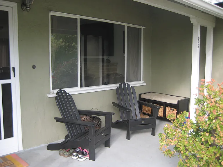 Agnes Way — Photo 3