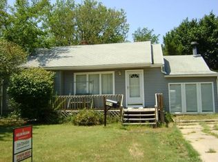 1051 N Old Manor Rd, Wichita, KS 67208