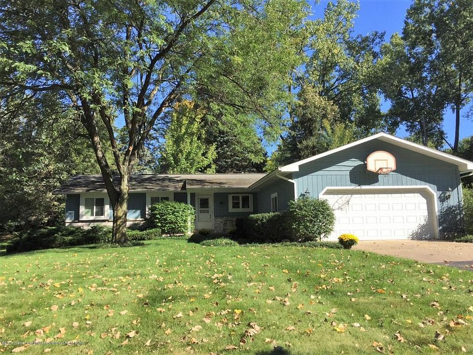 2nd image of 1600 Larkwood Dr