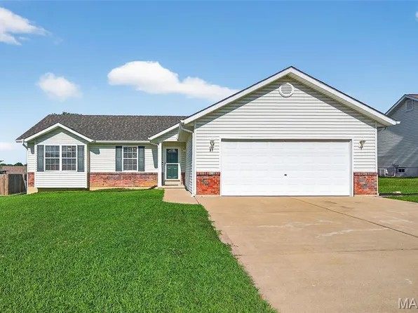 51 Camelot Dr, Troy, MO 63379