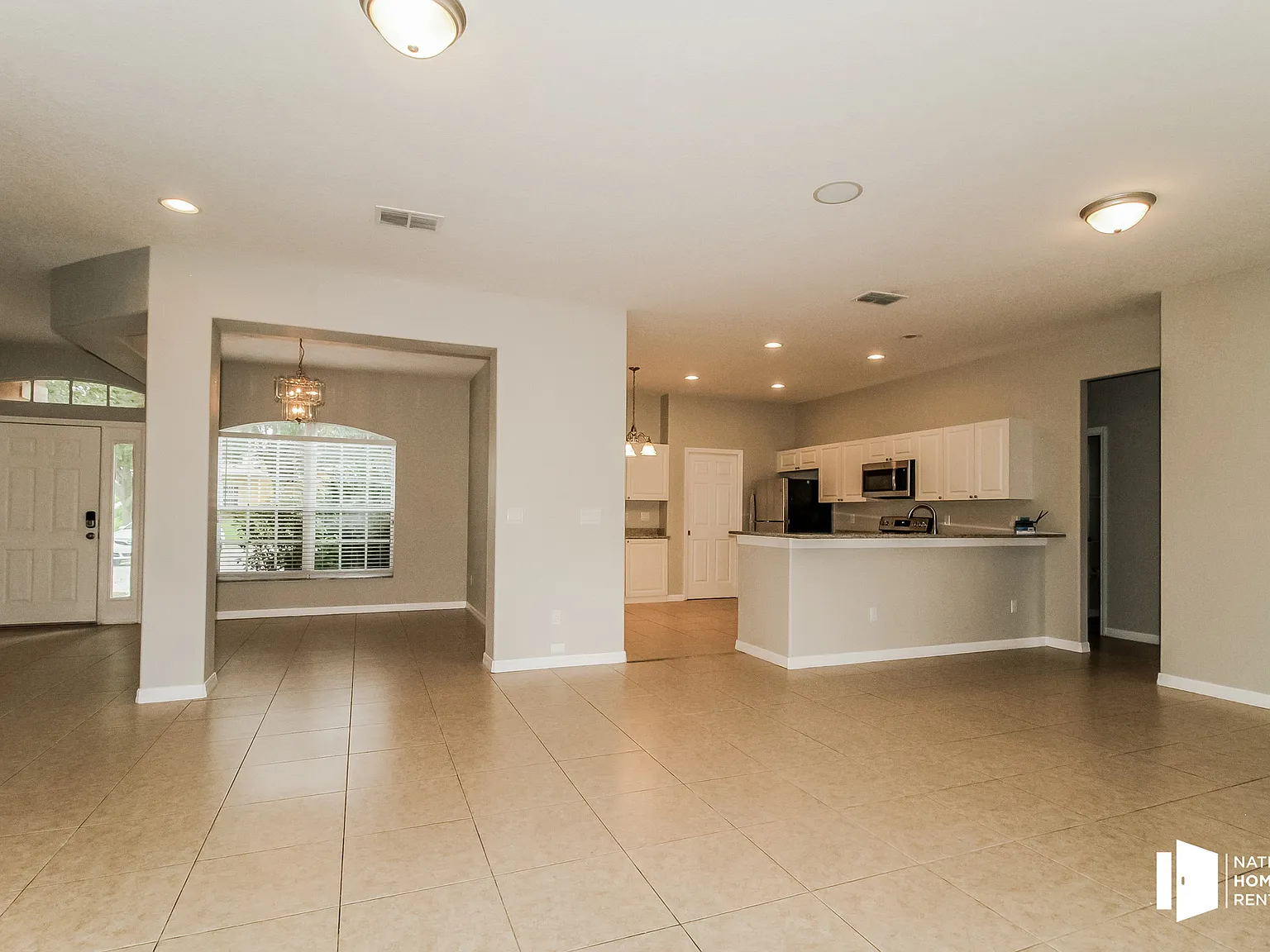 3 bed, 2.0 bath, 1877 sqft, $2,450 — Photo 2