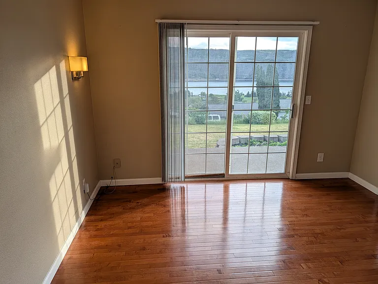 602 Columbia Dr — Photo 7