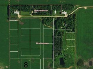 815 Willow Ln, Devils Lake, ND 58301