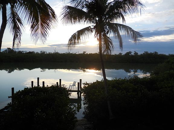 5th image of 2720 Coconut Dr