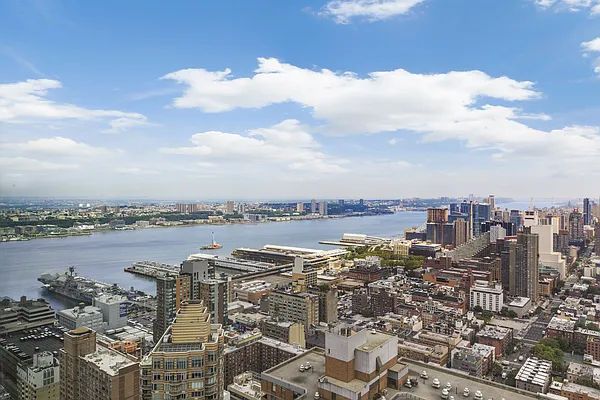 Rented by Square Realty Global Inc | media 34