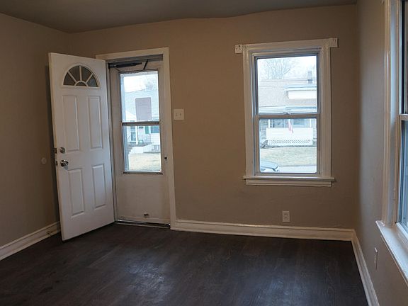 3rd image of 3022 Rex Ave