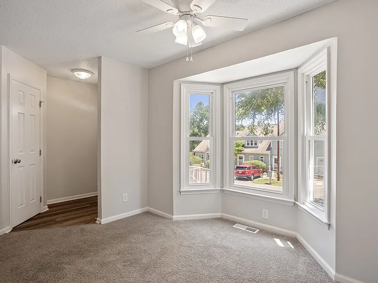 516 Caprice Ct — Photo 16