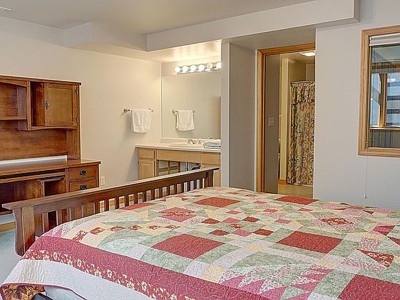 Downstairs Bedroom 2.3