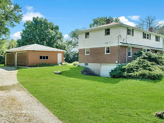 3rd image of 6N055 Garden Ave