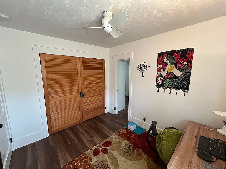 220 N 25th St — Photo 14