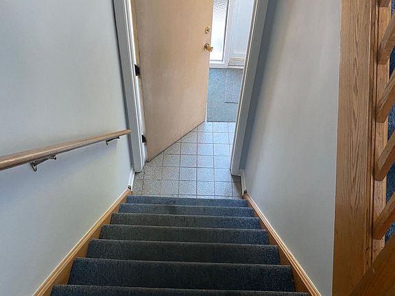 4th image of 6748 N Harding Ave #1