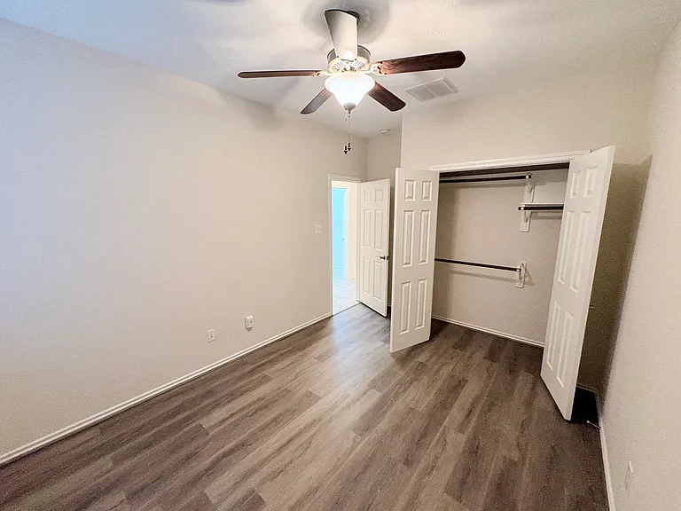 25018 Lakecrest Manor Dr — Photo 7