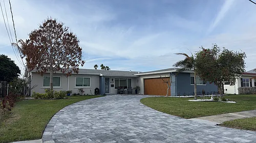 452 Cardinal Dr Photo 1