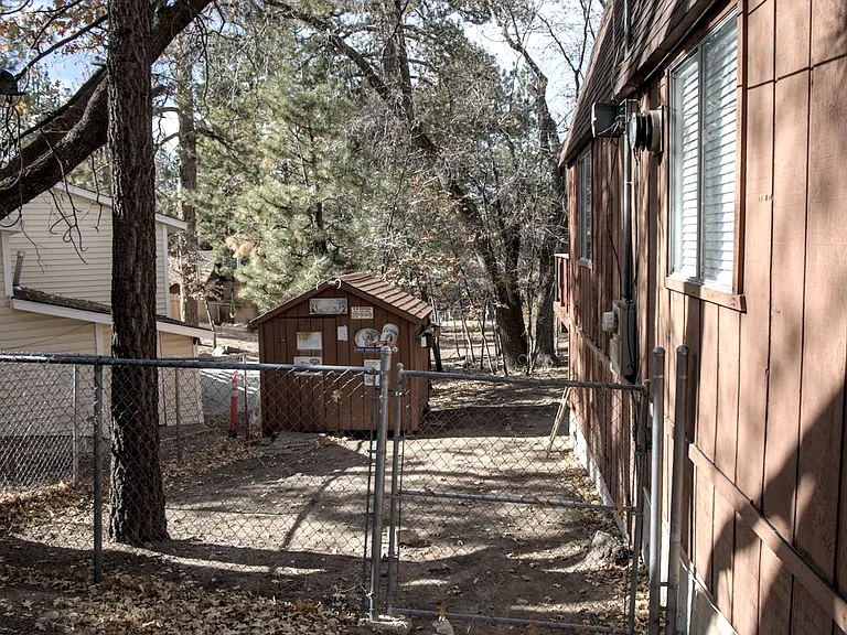 690 Talmadge Rd — Photo 3