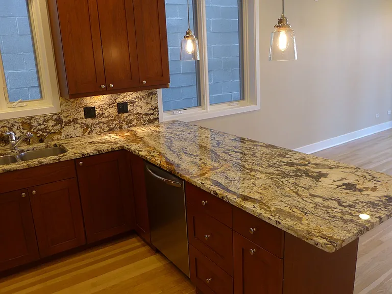 2143 N Damen — Photo 13