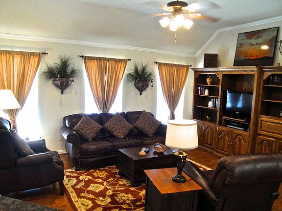 3rd image of 7820 Baywood Ct